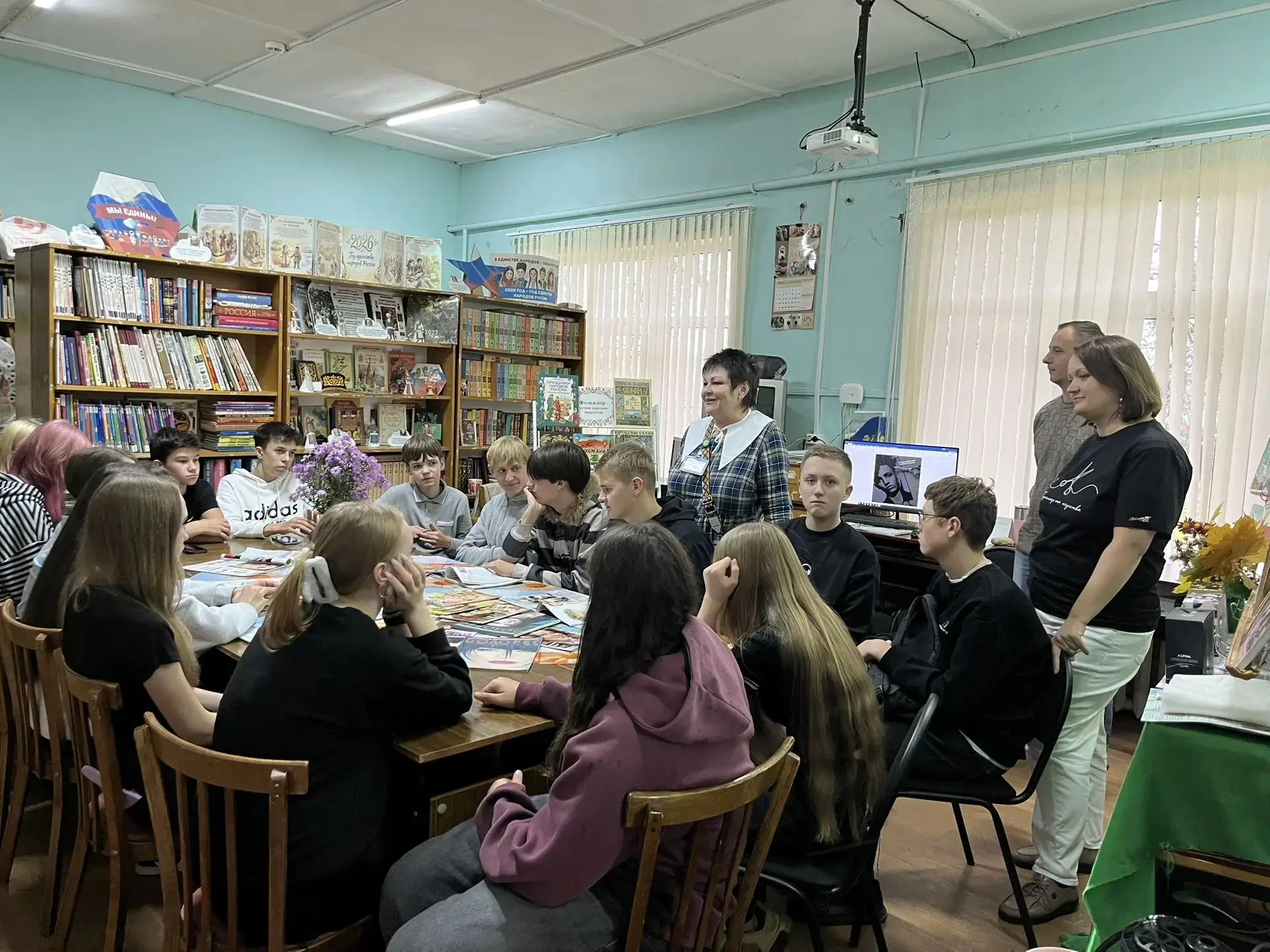 В пятницу ученики 8Б класса вместе с классным руководителем Гераскиной Ольгой Олеговной...