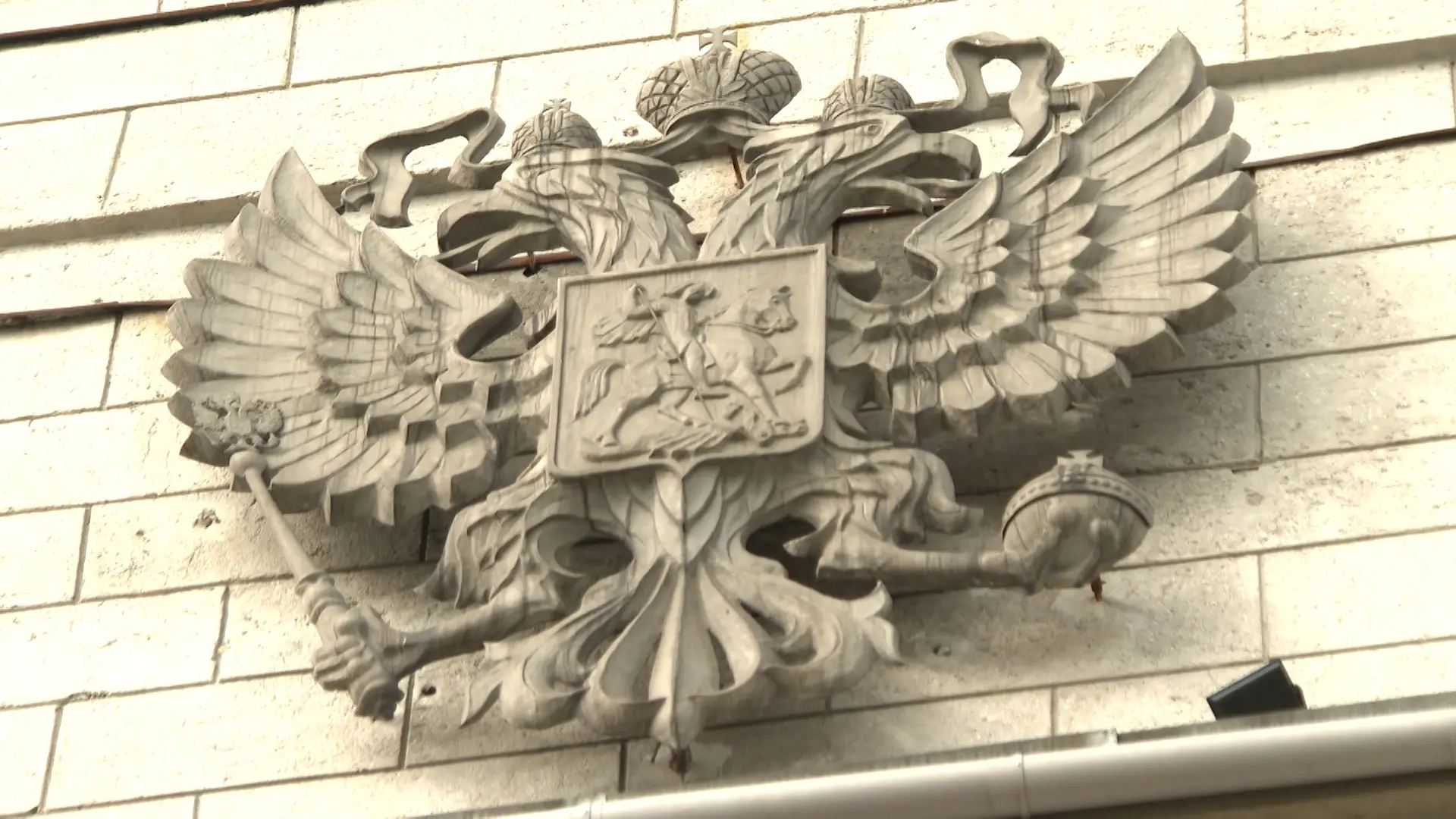 Дополнительные десять миллиардов рублей планируют направить на зарплаты бюджетникам в И...