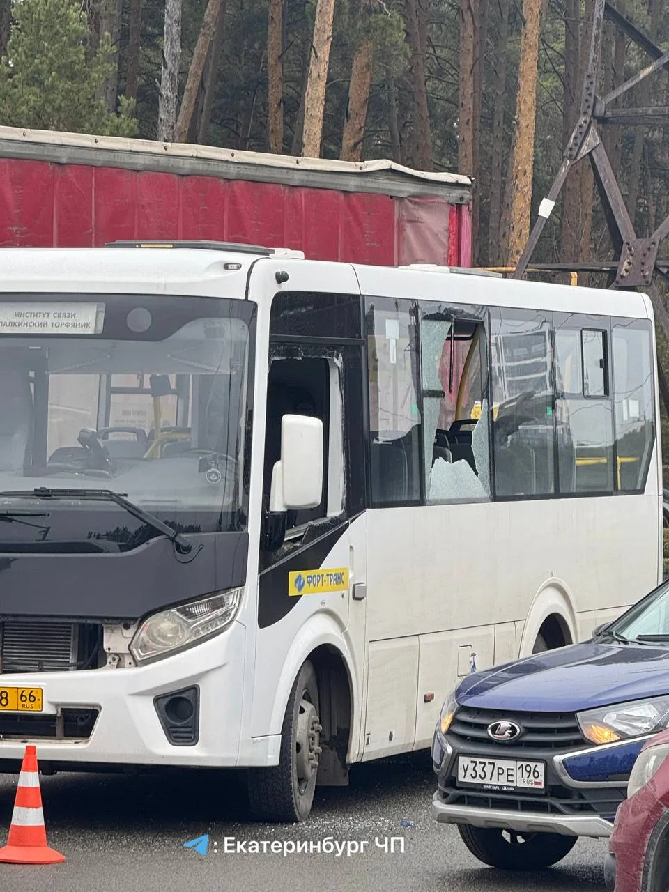 ❗️Автобусы перестали останавливаться на «Контрольной» из-за ДТП
