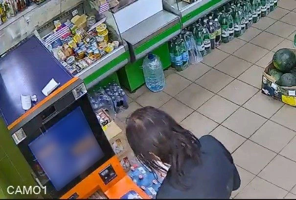 ‼️ Полицейские задержали дончанку, подозреваемую в грабеже