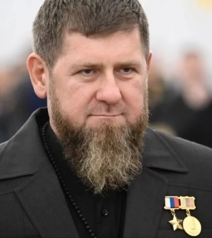❗️Рамзану Кадырову вручили знак «Почётный железнодорожник».