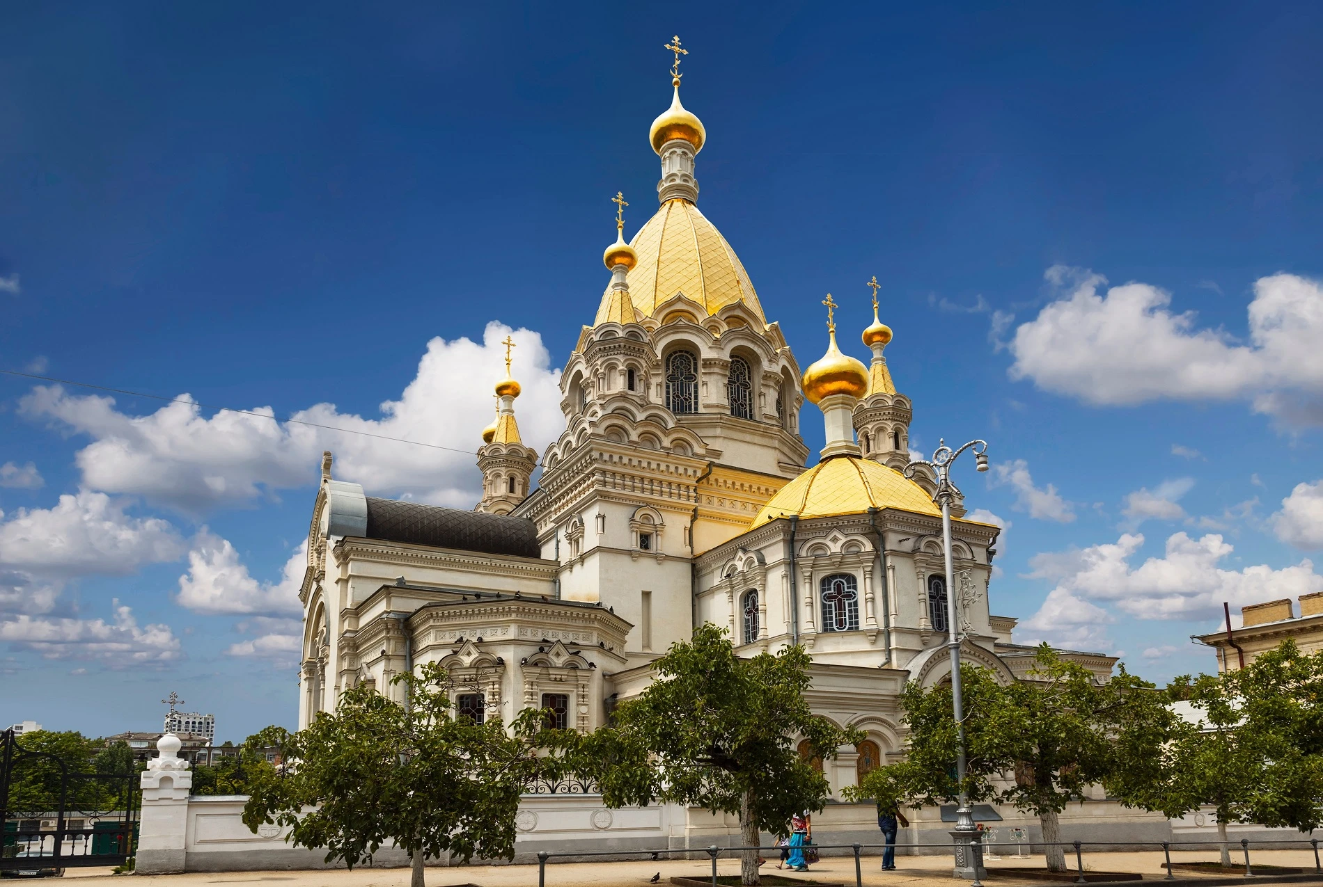 Сегодня праздник Покрова Пресвятой Богородицы.