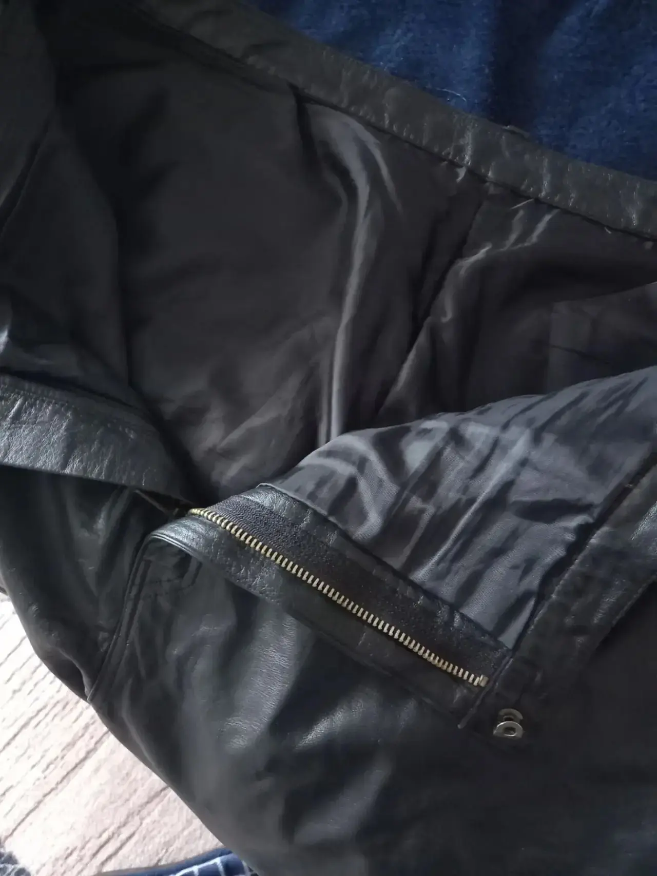 Продам кожанные брюки.р.52-54.пр-во Корея.на подкладе.унисекс.т.89180824779.5000 р.