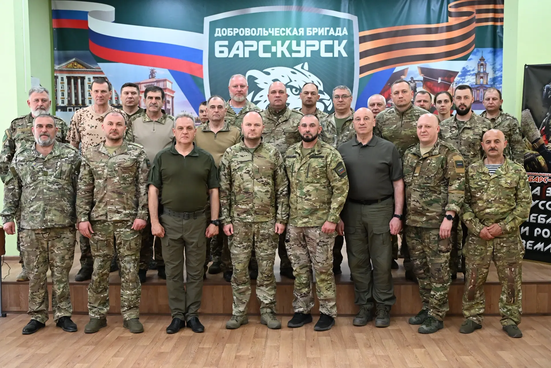 Провел встречу с советом командиров добровольческой бригады «БАРС-Курск», в которой про...