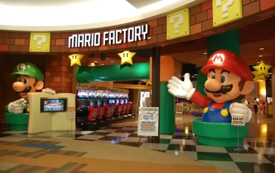 Редкие кадры Mario Factory, зала с аркадными автоматами, полностью стилизованного под у...