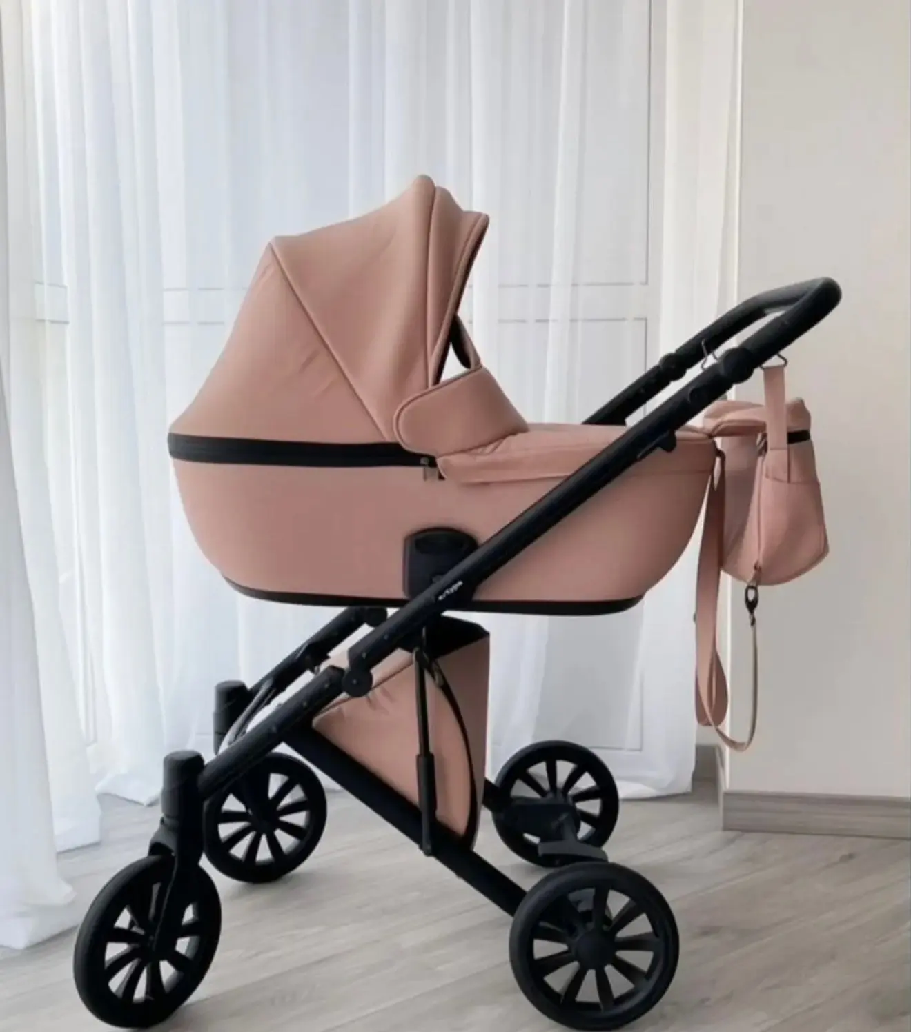 Продам коляску Anex 2в 1,так же возможна продажа с автолюлькой🌸