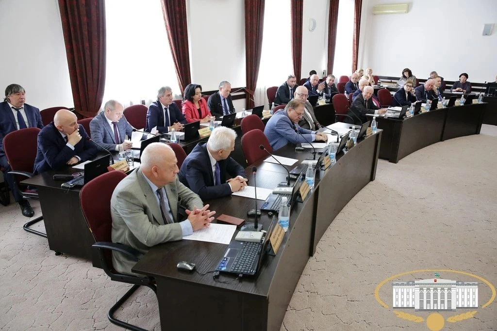 📢 В Парламенте КБР обсудили защиту тишины и продление «гаражной амнистии»