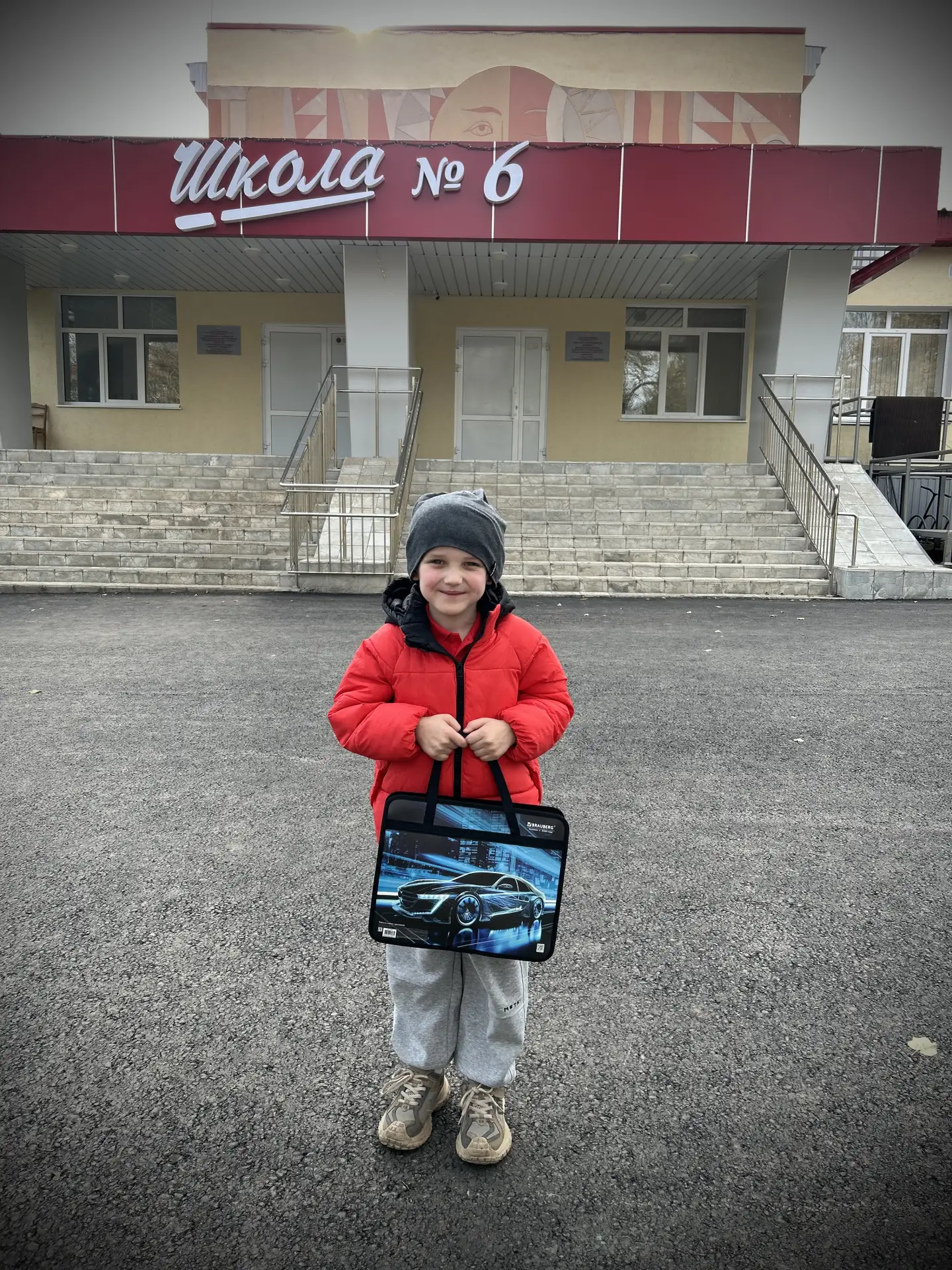 Нет, сынок, мы приехали туда куда нужно🥰