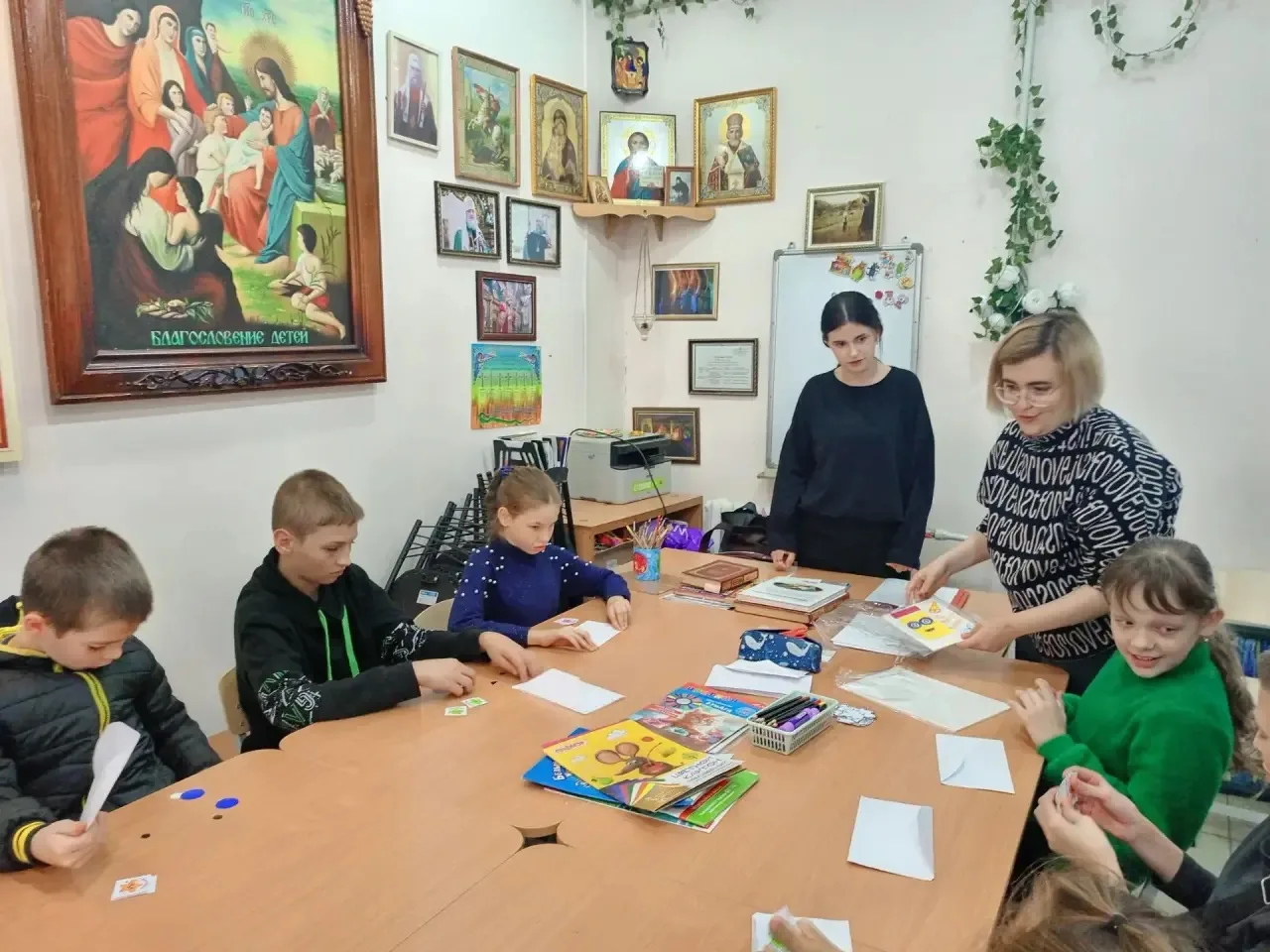 🎓 Студентки НШФ ЮФУ провели интерактивное занятие в воскресной школе в рамках проекта ...