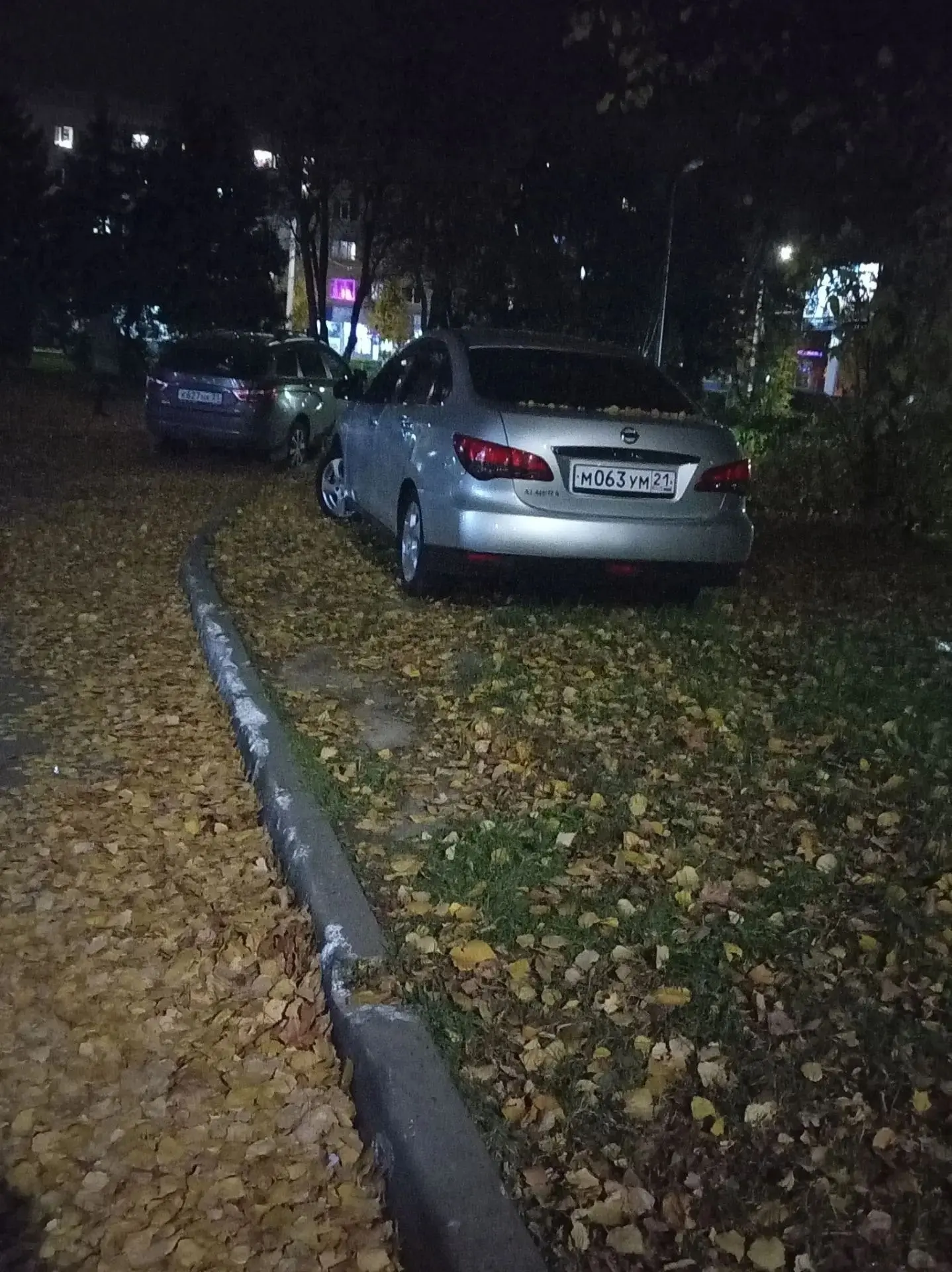 Вот народ. Слов нет . А у этих людей нет совести. Со вчерашнего дня данная машина стоит...
