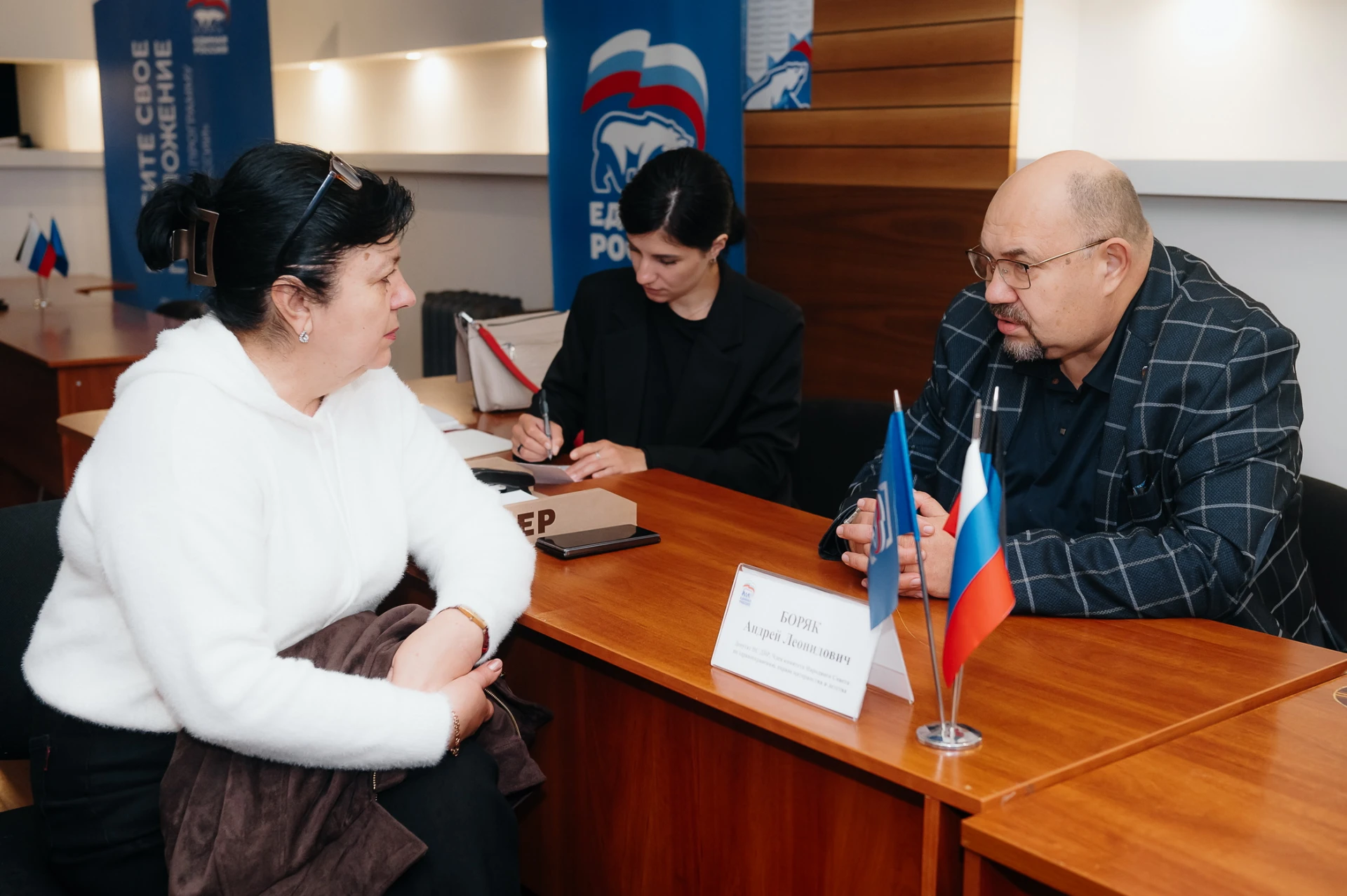 Жильё и медицина: депутат Андрей Боряк рассмотрел важные обращения жителей Республики