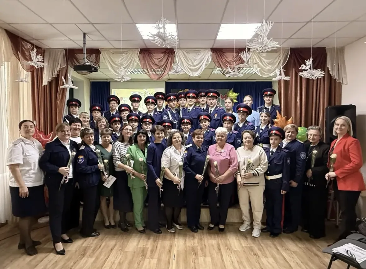 В Каменском генерала Ф. П. Денисова казачьем кадетском корпусе прошёл праздничный конце...