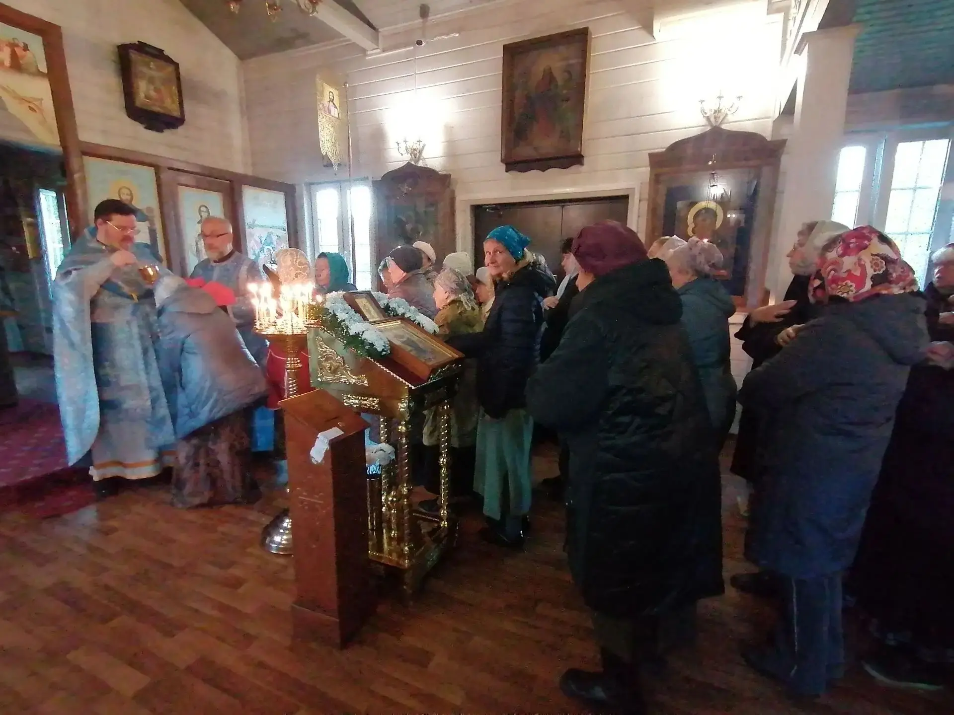 С праздником, друзья!