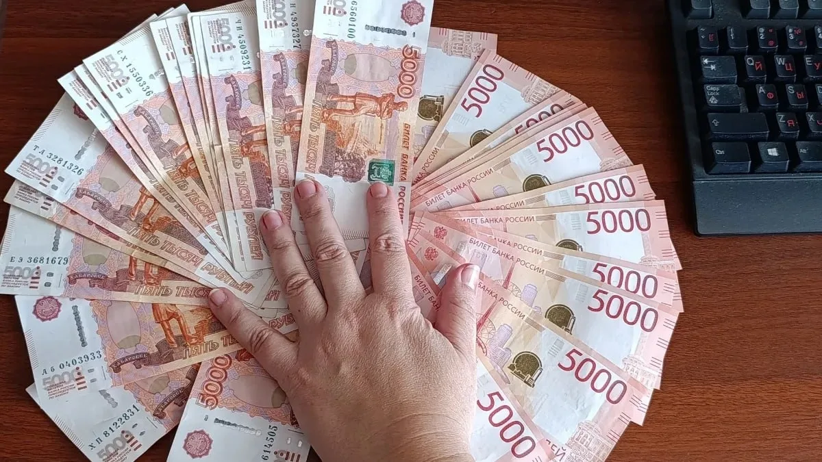 ❗️Россиян призвали запастись наличными на неделю или даже месяц после атак на банковски...