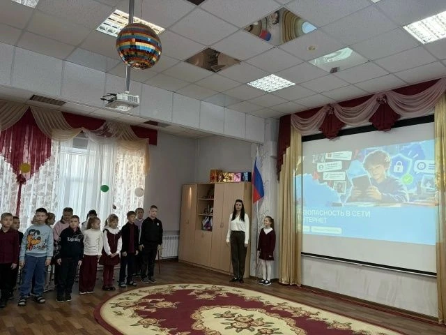 Торжественная линейка в начальной школе