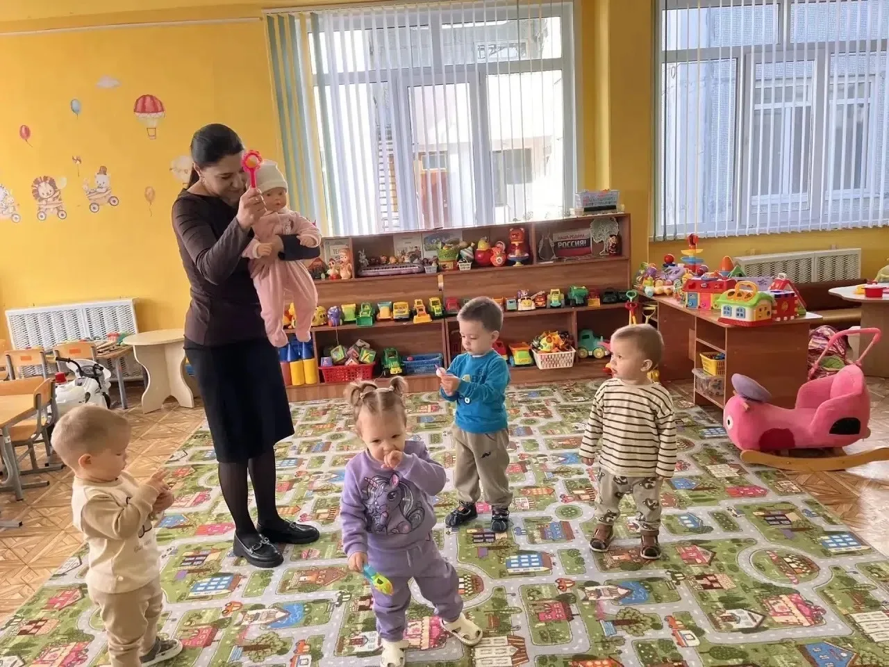 🌙 «Баю-бай, скорее засыпай!» — учимся играть в ясельной группе