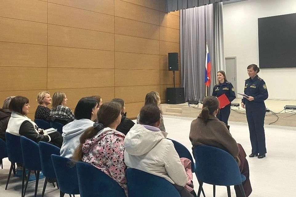 Сотрудники оленегорской КП-24 посетили школу в Мончегорске