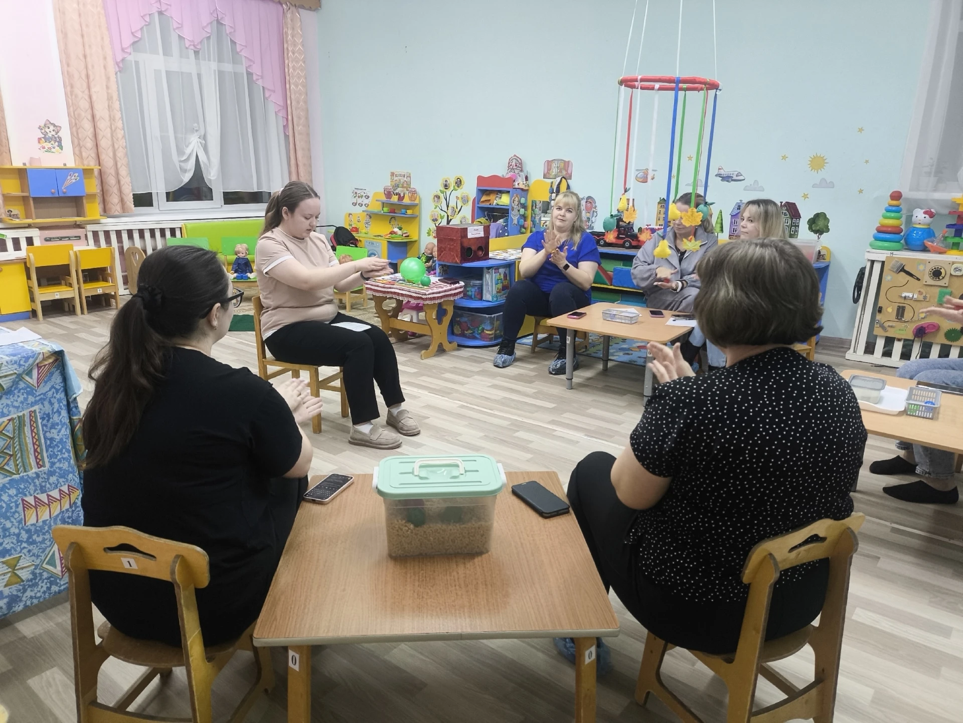 🧸 «Развиваемся, играя»: практикум с родителями в первой младшей группе прошёл! 💛