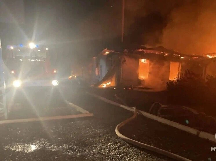 Мощный пожар произошел в школе села Шилово Алтайского края