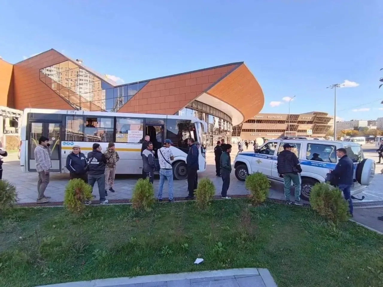 326 иностранцев задержали в Балашихе во время рейда против нелегальной миграции