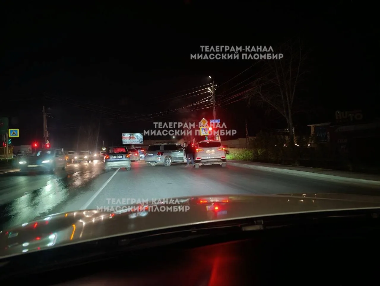 🚓 Массовая авария на 60 лет Октября в районе поворота на Миасс-2. Повреждены несколько...