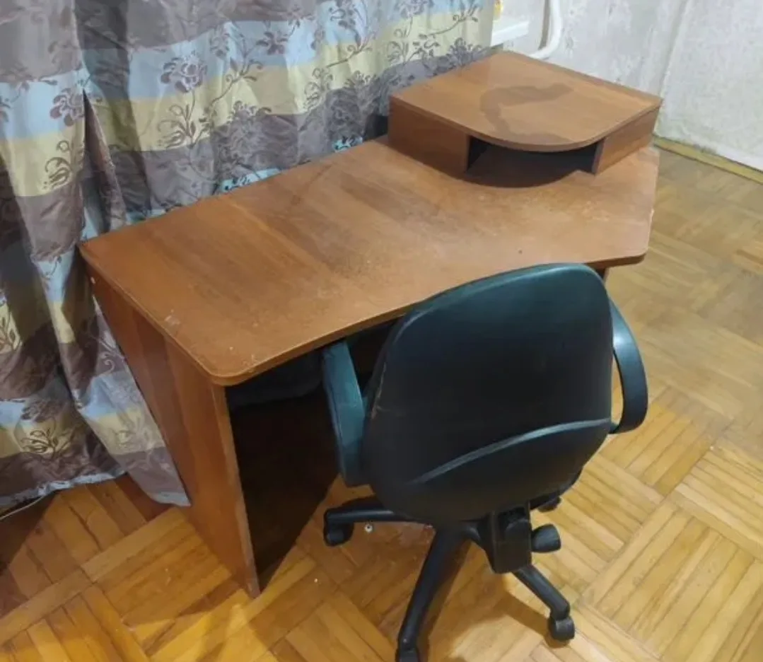 Стол и кресло даром самовывоз