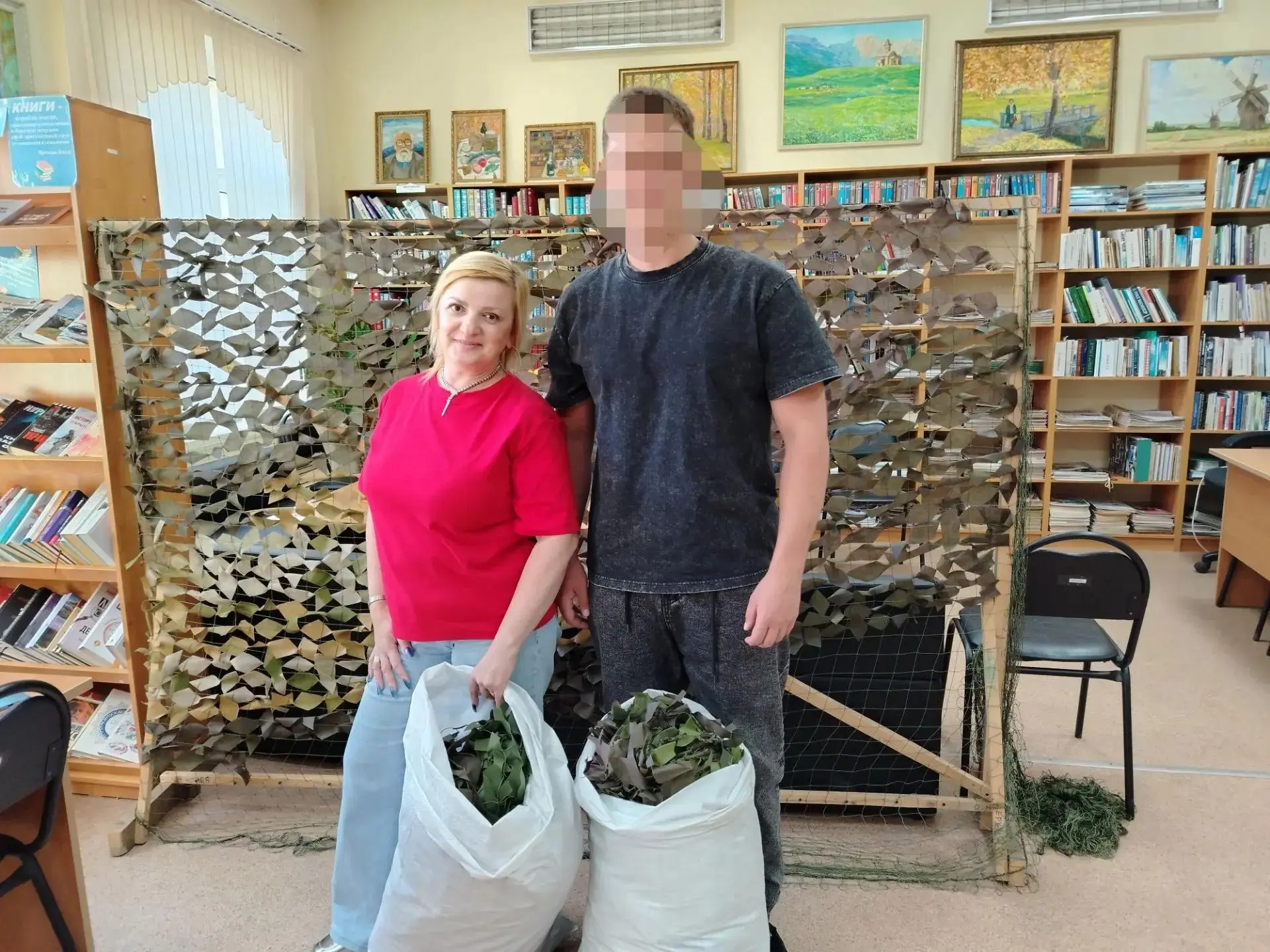 ✨Сегодня передали 3 маскировочных сети нашему земляку из с.Быков, бойцу Кириллу с позыв...