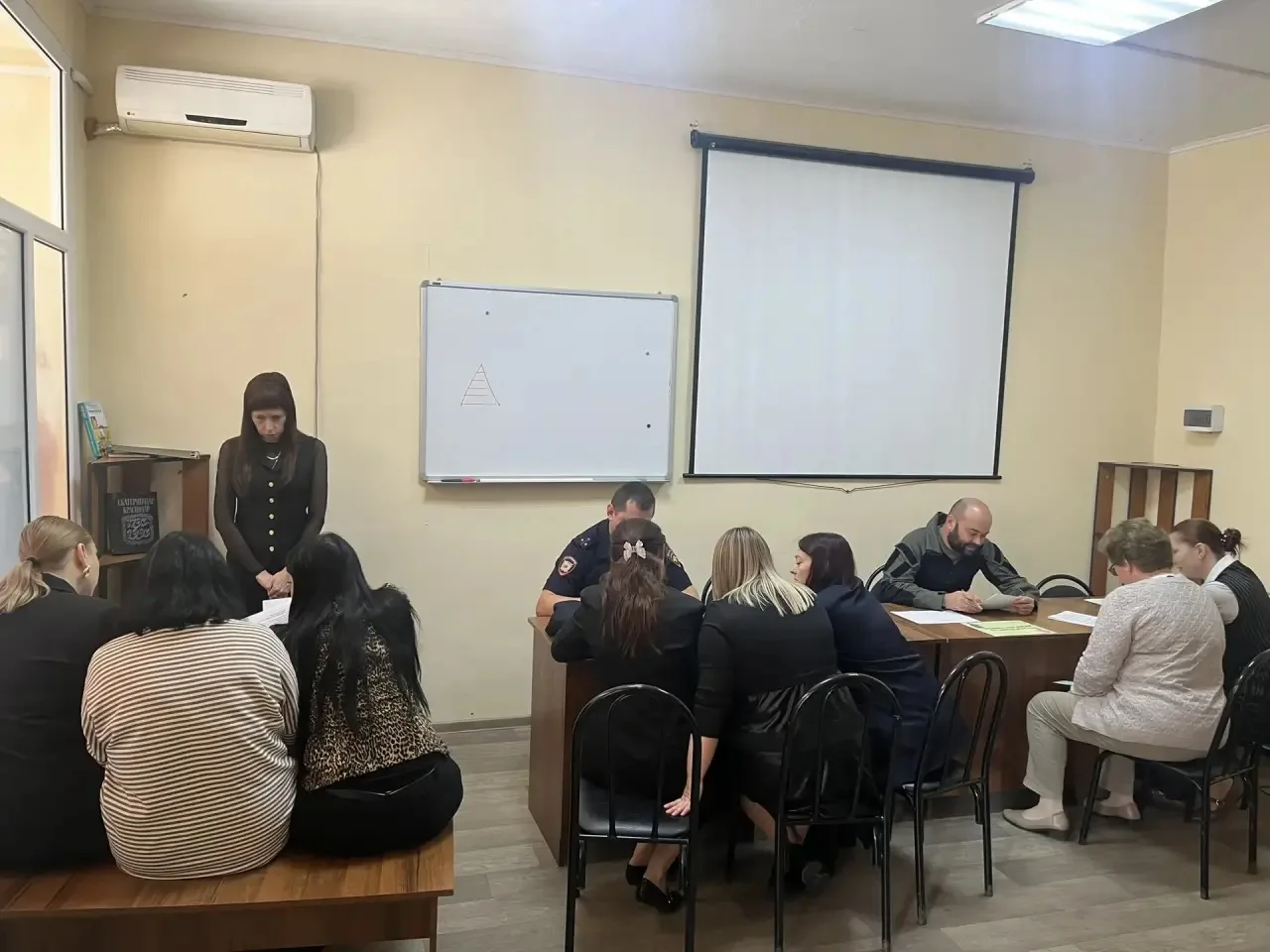 Сегодня в актовом зале управления образования состоялась квест-игра для педагогов школ....