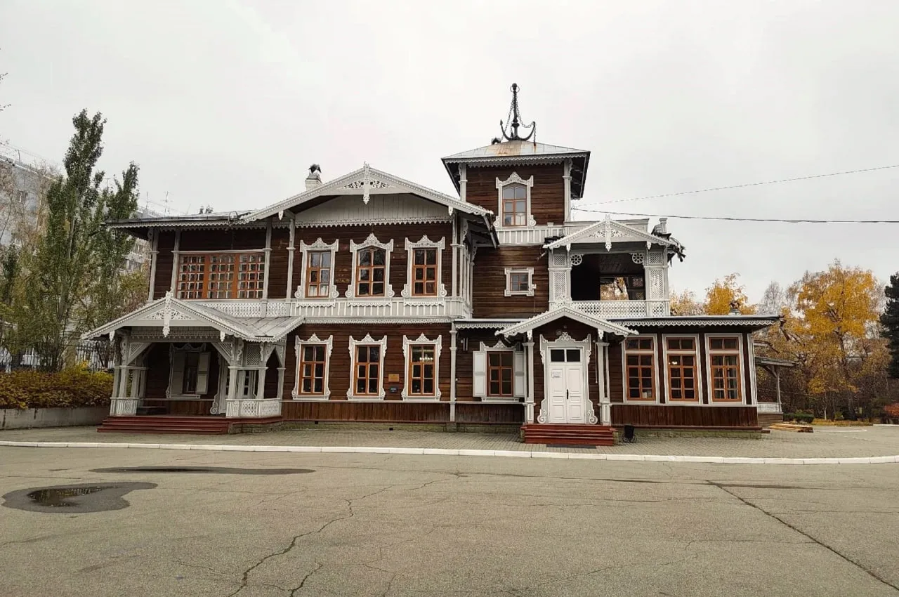 В главном здании усадьбы Сукачева в Иркутске начался ремонт