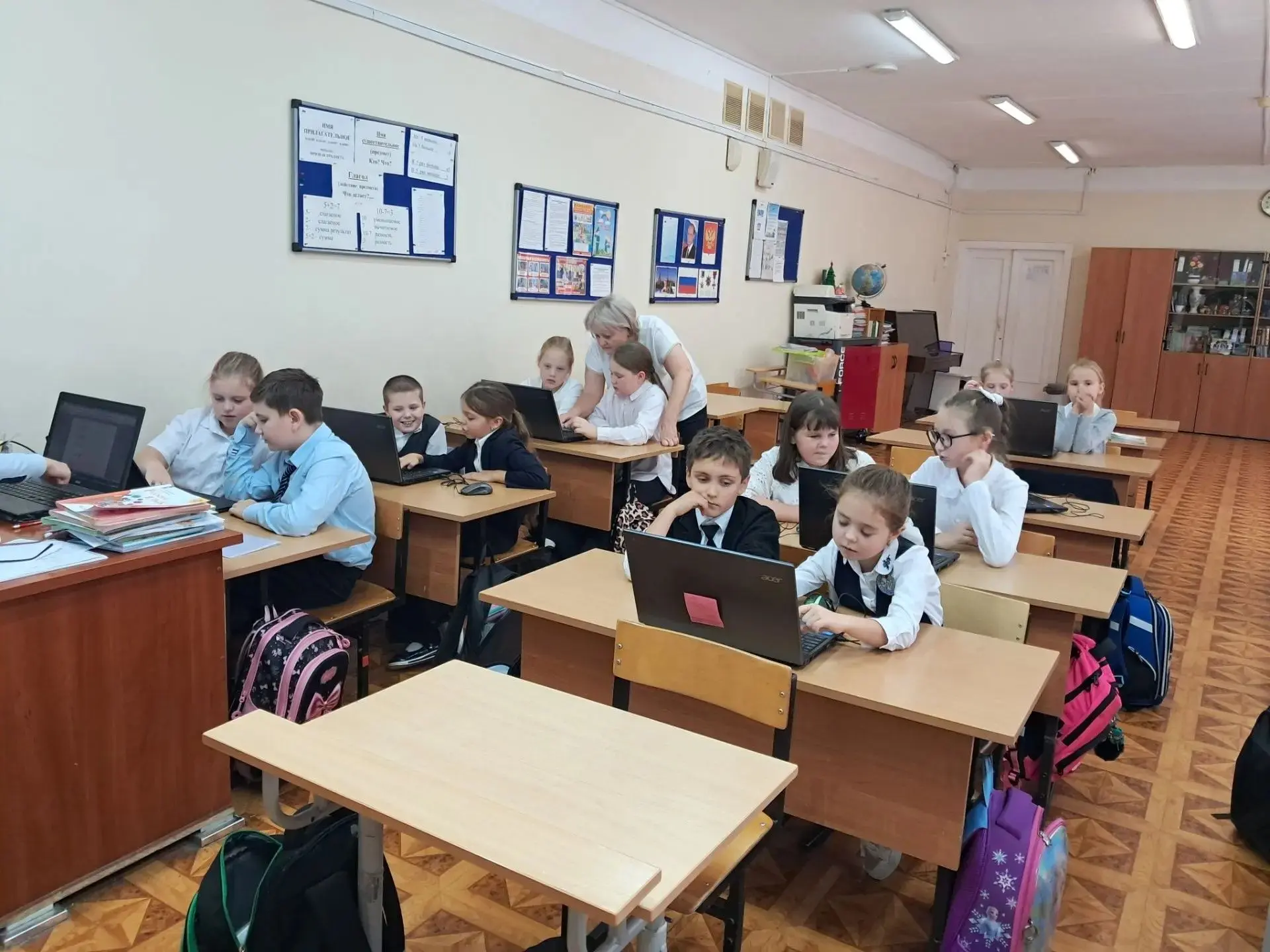 Наши ребята из 3 «Б» класса очень любят кружок дополнительного образования «Развитие по...