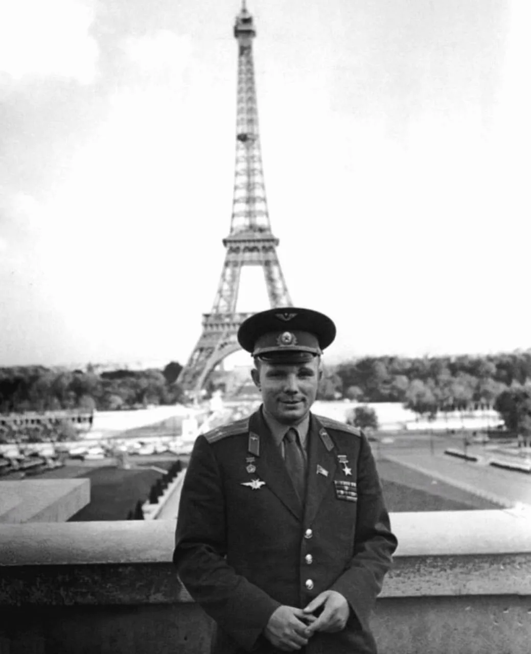 27 сентября 1963 года начался визит Юрия Гагарина в Париж. Все любили Юру.