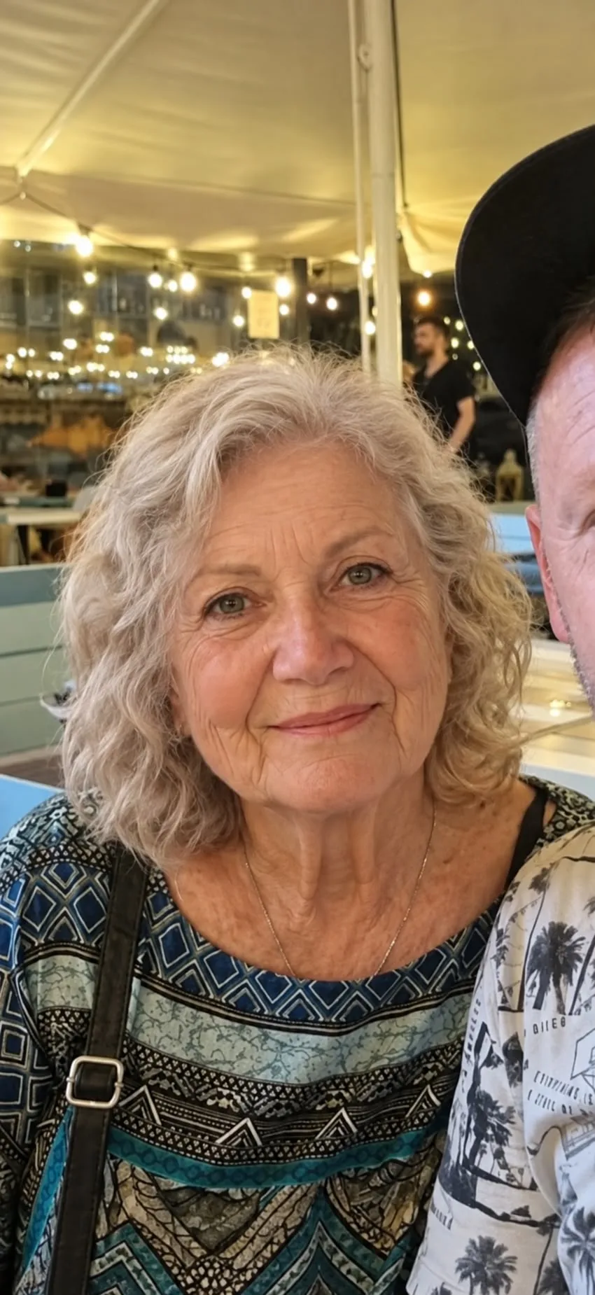 Если я так в 80 лет выглядеть буду, я буду просто красоткой😃