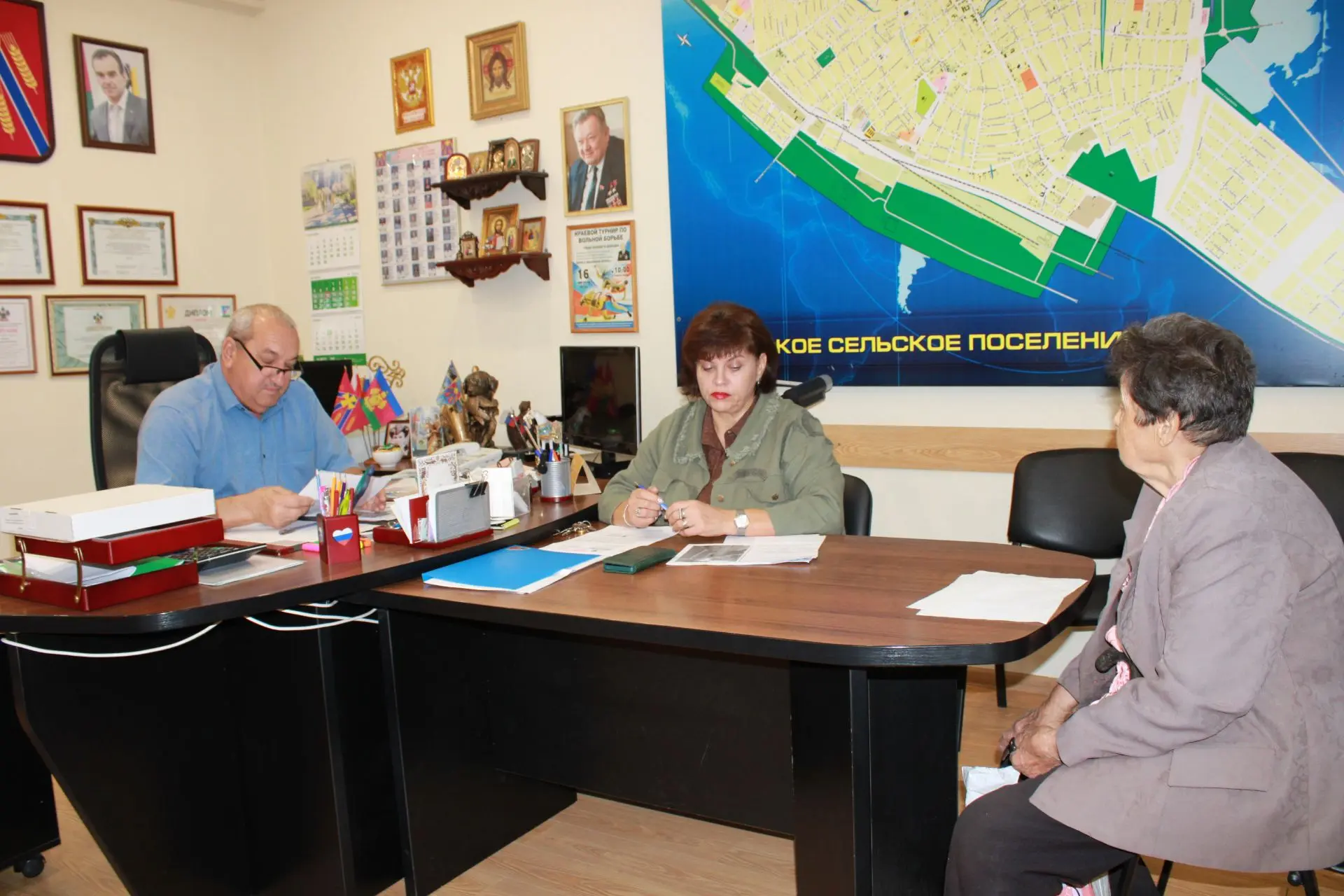 В администрации Каневского сельского поселения состоялся очередной приём граждан главой...
