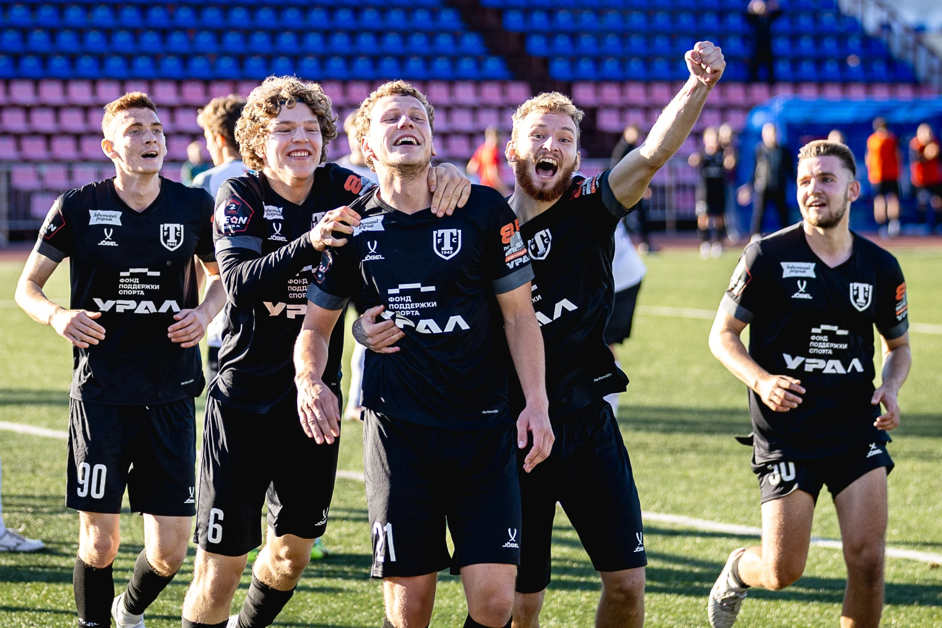 ⚽️ Футболисты миасского «Торпедо» завоевали путевку в группу «Золото»
