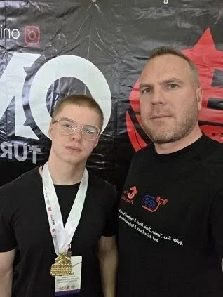 Парень из маленького села в Коми обошёл сильнейших соперников и завоевал золото на перв...