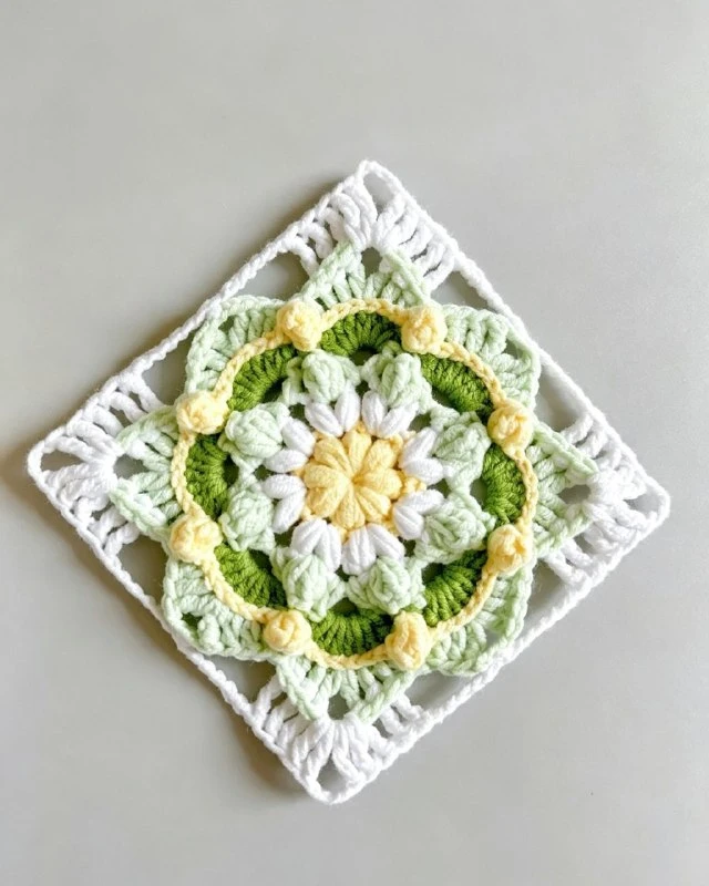 Красивый мотив крючком