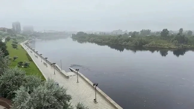 Уровень реки Туры в Тюмени заметно вырос: за сутки, с 13 на 14 октября 2026 года, он по...
