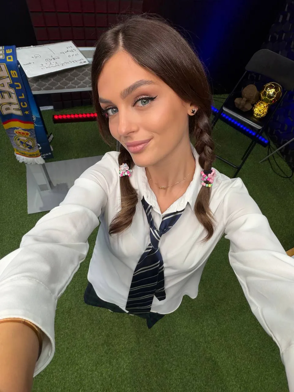 Угадайте для какого шоу лук 🤫😁