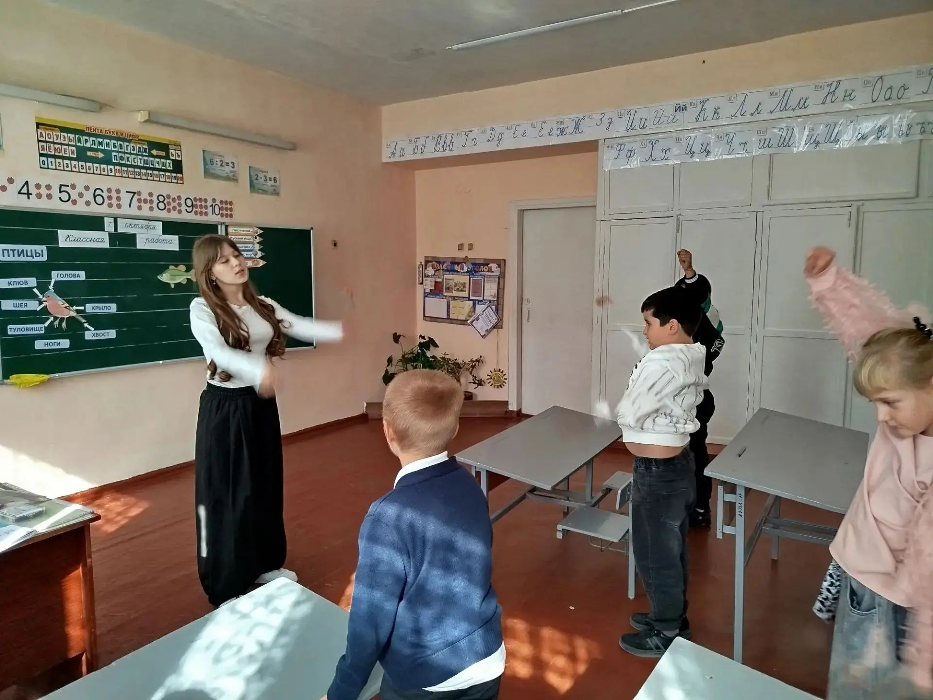 Сегодня, 8 октября, в рамках Республиканской Акции "Учиться в Донбассе" в ГБОУ "Кленовс...
