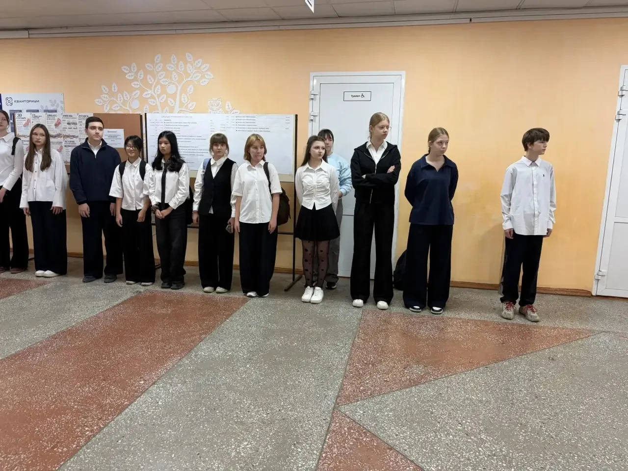 ☀️✨ ПОНЕДЕЛЬНИК В ШКОЛЕ: СОБИРАЕМСЯ, СЛУШАЕМ И ДЕЙСТВУЕМ! 🤩💫