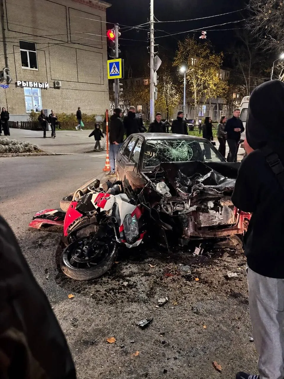 В Чайковском произошла серьезная авария с участием мотоциклиста.