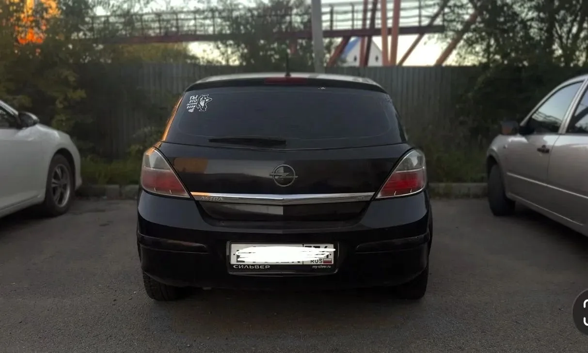 Продам автомобиль все подробности по тел 89000963933