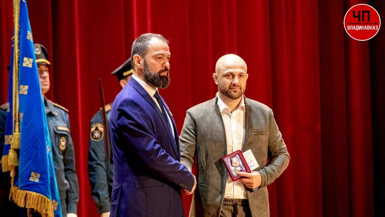 🎖️Жителя Южной Осетии, спасшего женщину и ребенка из тонущей машины, наградили… — публикация канала «ЧП / Владикавказ»