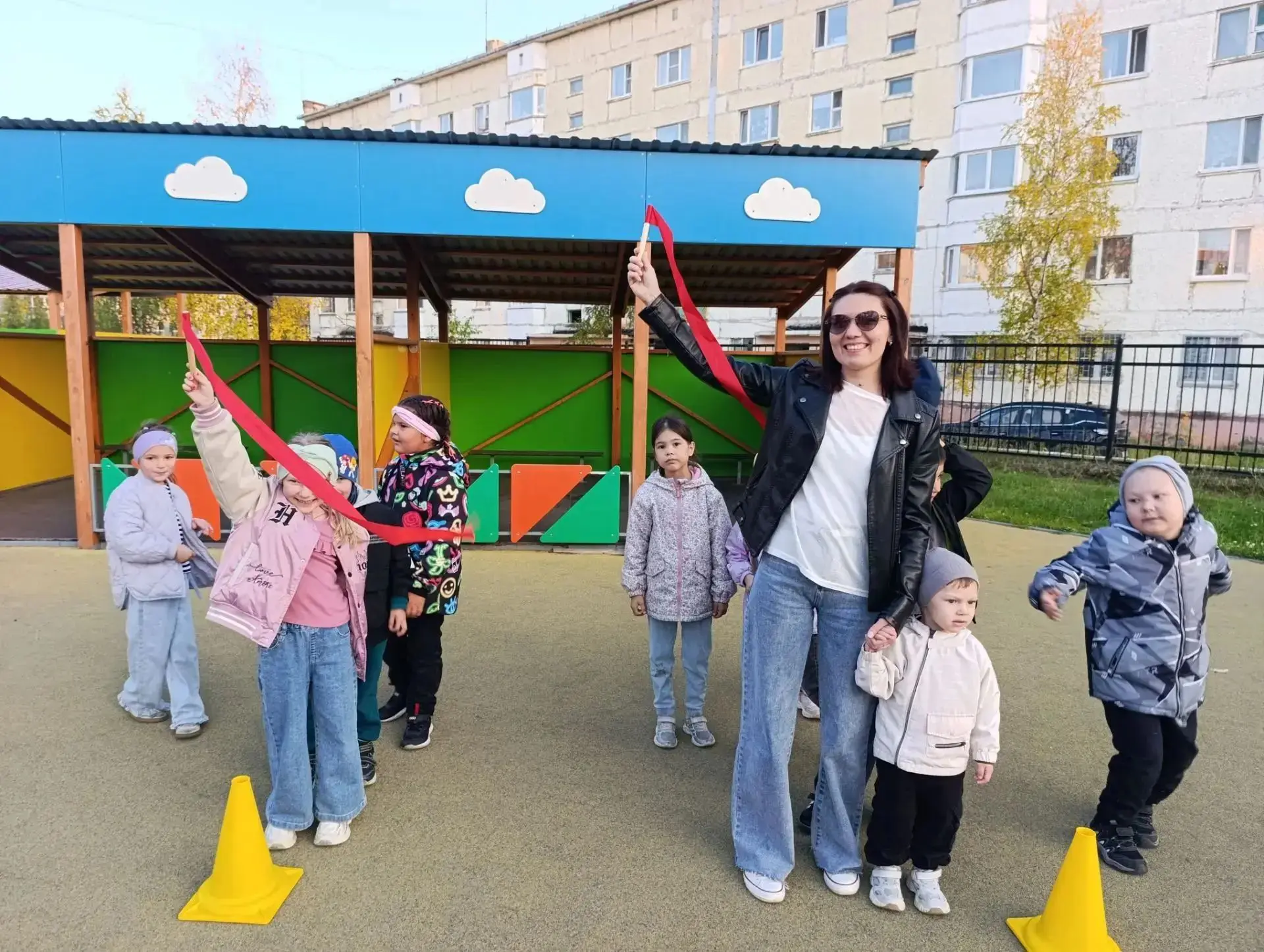 В рамках увлекательной пятницы прошло спортивно- развлекательное мероприятие "Осенние с...
