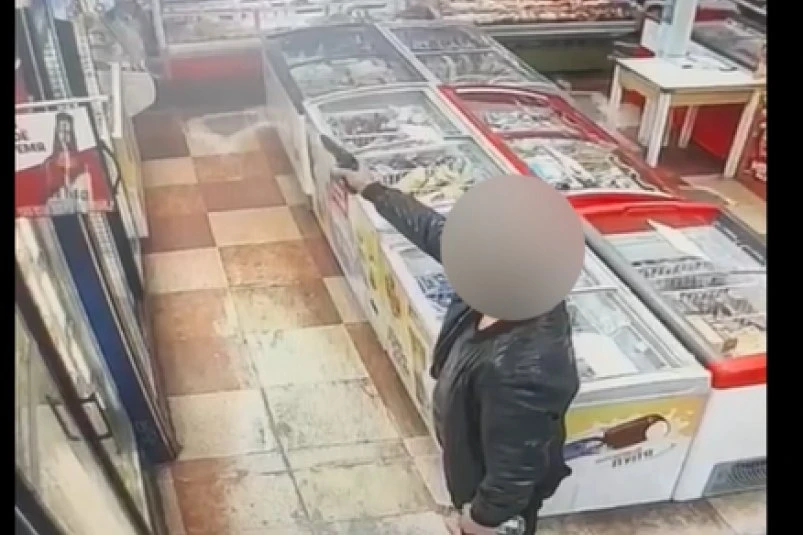🚔 В Петропавловске пьяный мужчина угрожал продавцу пистолетом