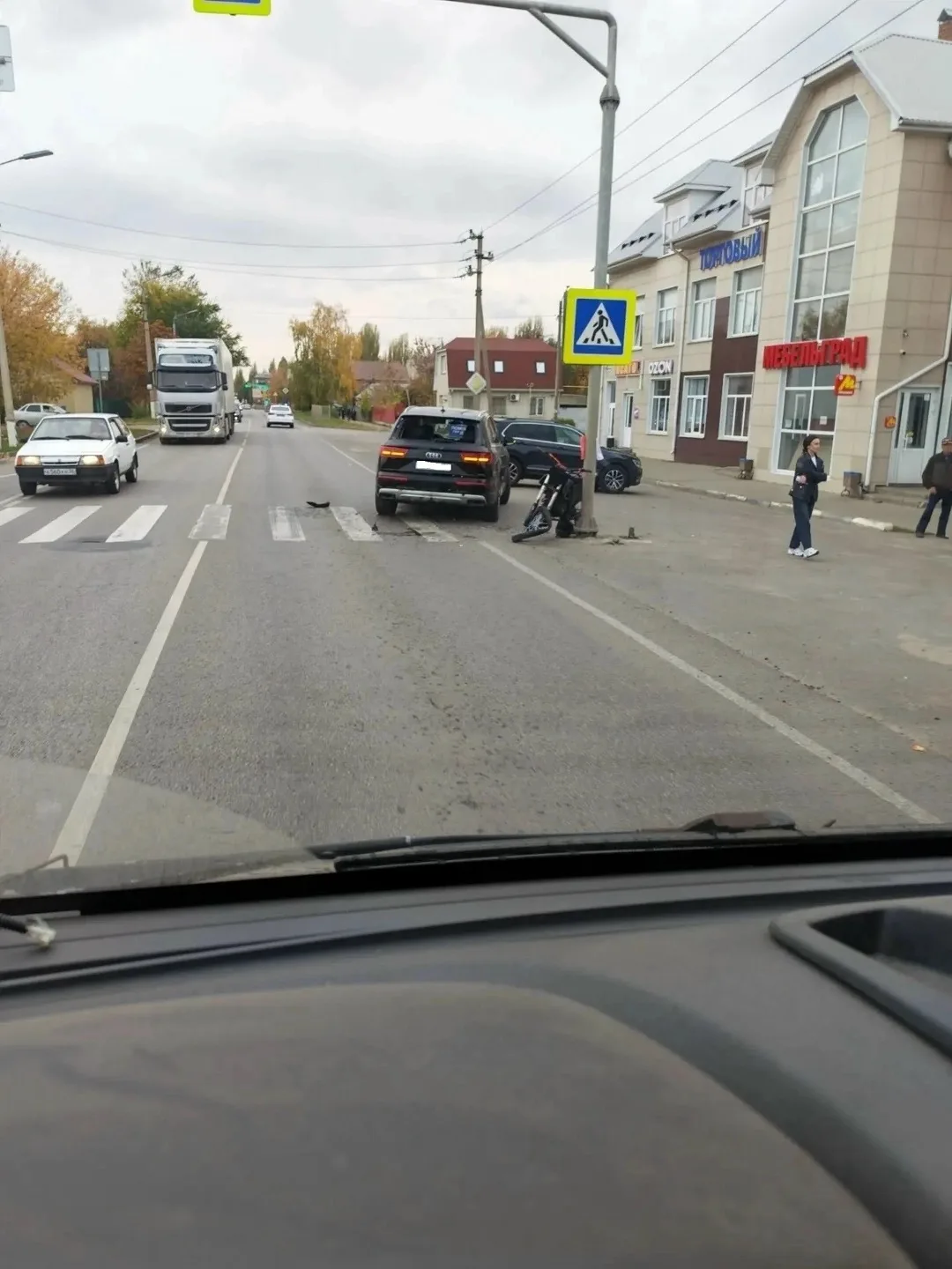 Юный мотоциклист, лихачество которого привело к ДТП на улице Матросовская, госпитализир...