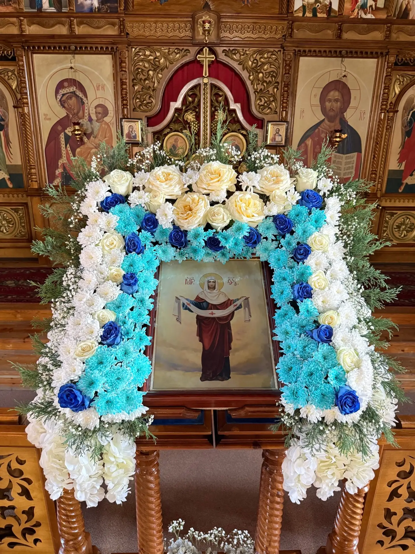 В Южноуральске храм Покрова Пресвятой Богородицы с особой торжественностью отмечает пра...