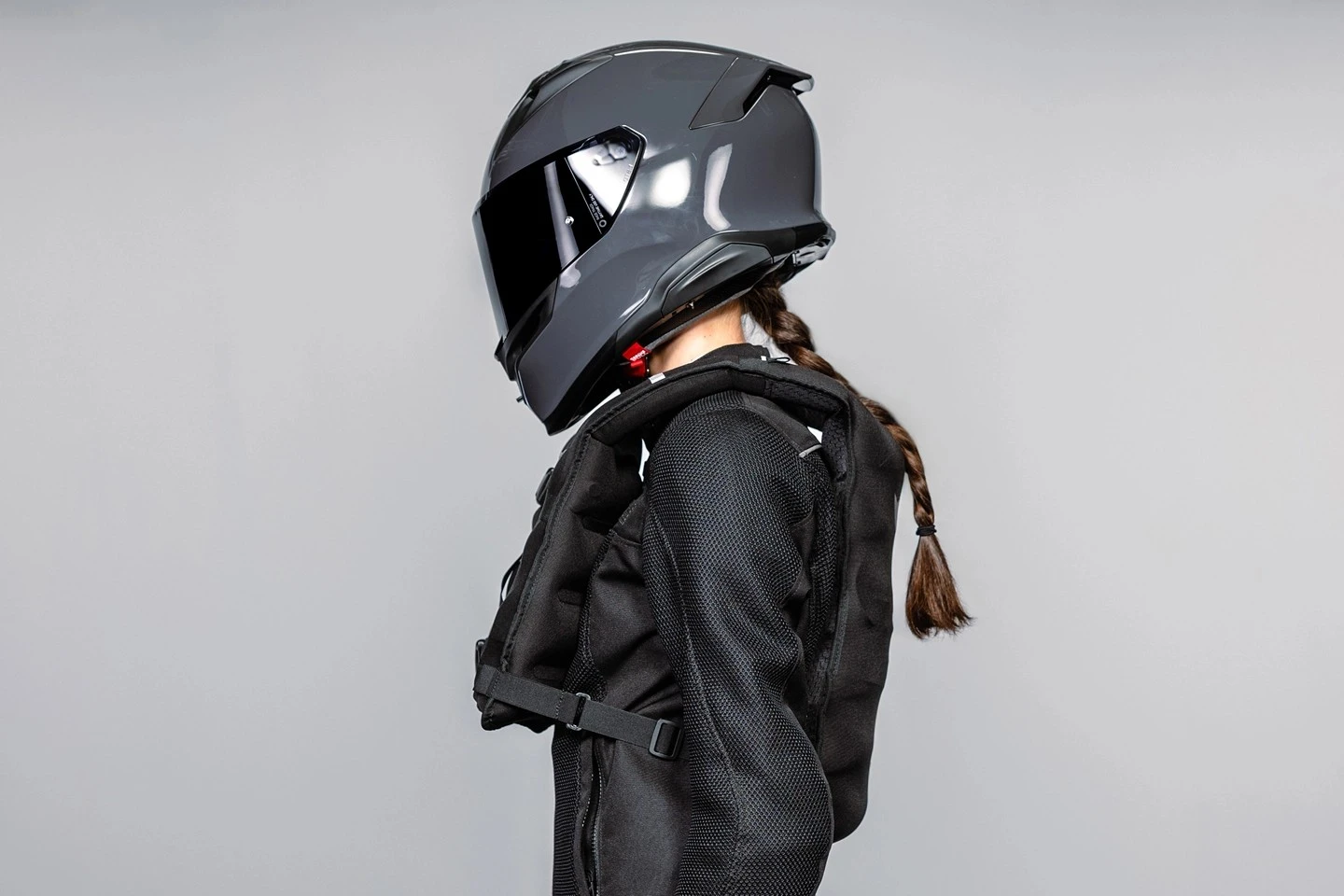 Dainese выпустили Smart GO – новый «надувной жилет», который постарались сделать максим...