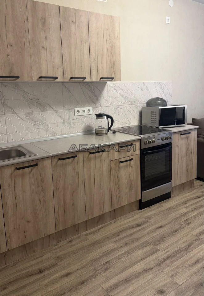 🏠 Регатная улица, 1