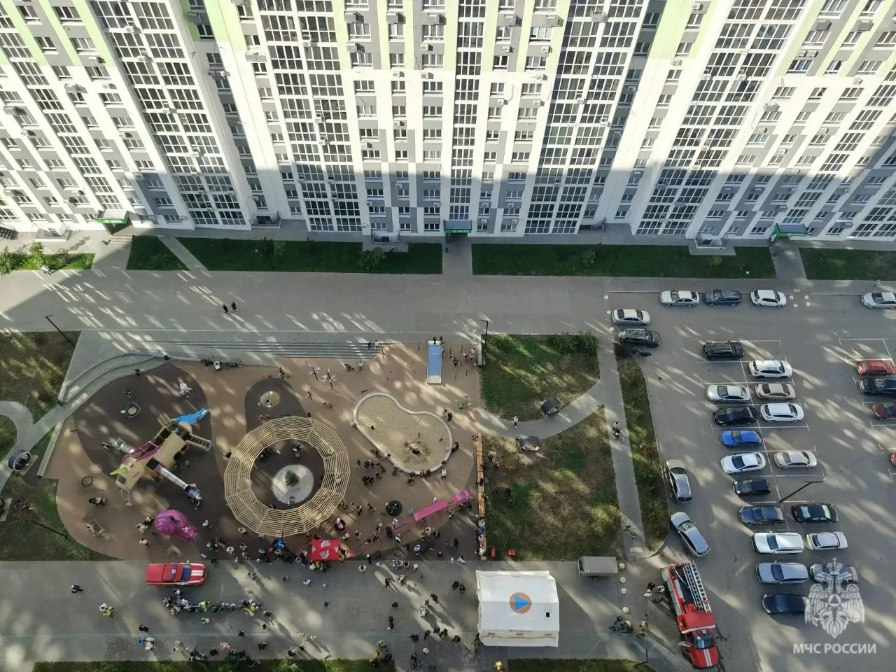 В Саратове на улице Академика Семёнова в пятый раз прошли соревнования пожарных "Вертик...